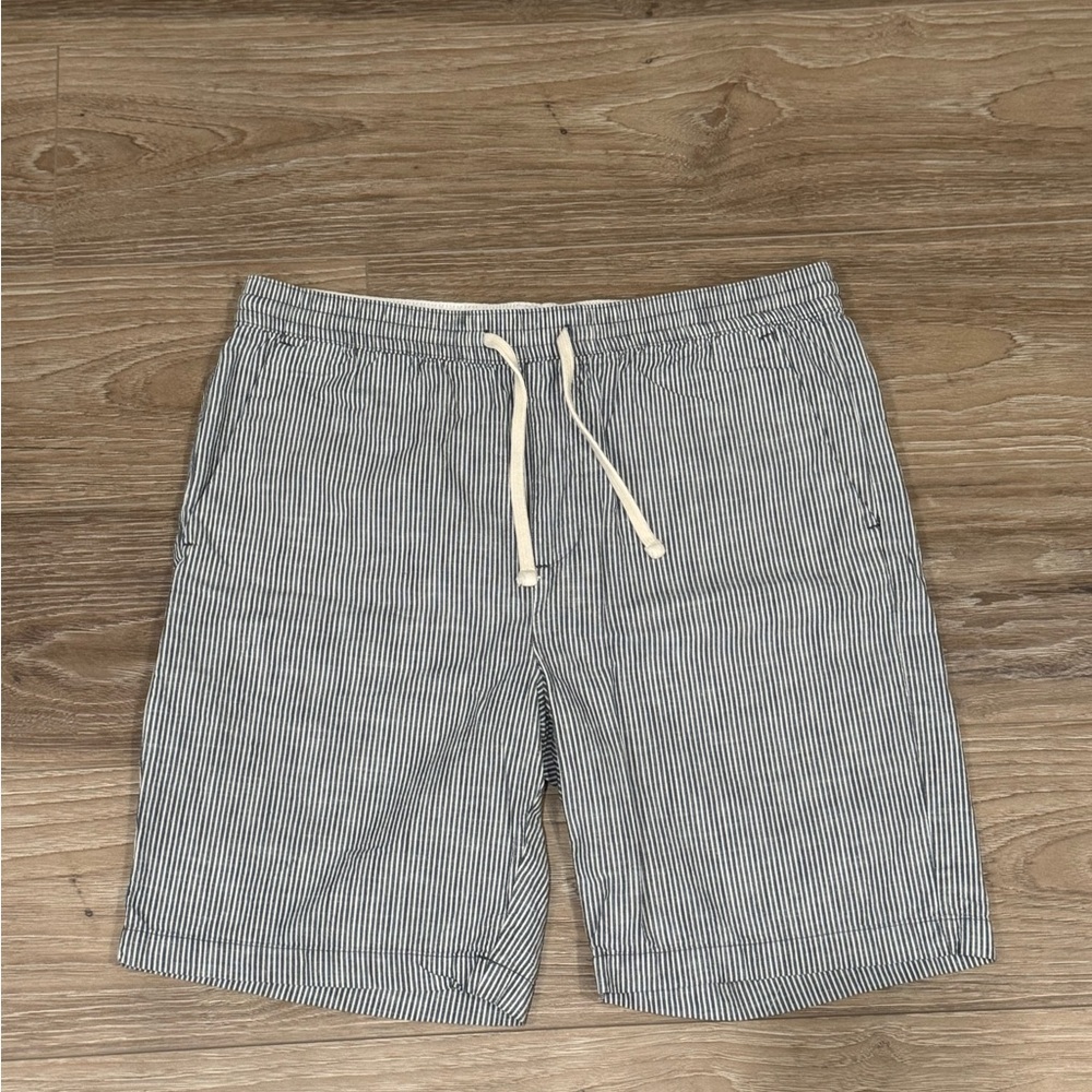 Banana Republic short size L